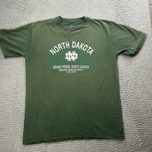North Dakota Fighting Sioux Hockey Short Sleeve Green Shirt Size Medium UND